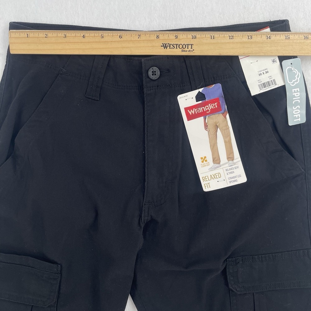 Wrangler Relaxed Fit Cargo Pants Mens 30x30 Black Flex Tech Pocket NWT - Picture 5 of 9